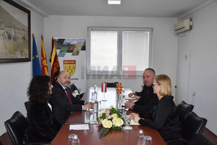 Ambasadori austriak Martin Pamer për vizitë në Komunën e Koçanit