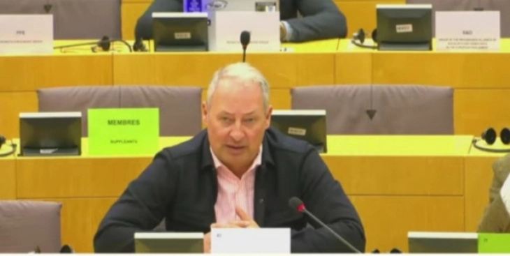 Известувачот на ЕП за Албанија, Шидер: Загрижувачка е корупцијата, поларизацијата и притисокот врз гласачите, потребни се истраги и казни на високо ниво