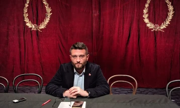 Во Битолскиот театар пронајдена и претставена 100 години стара оригинална театарска завеса