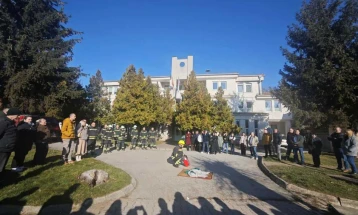 Показна вежба за евакуација и гаснење пожар во организација на ТППЕ Берово