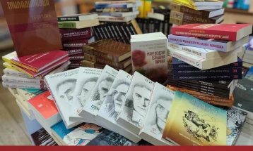 „Матица“ ја заокружува иницијативата „Подари книга, подари свет“ со голема донација за Македонците во Албанија