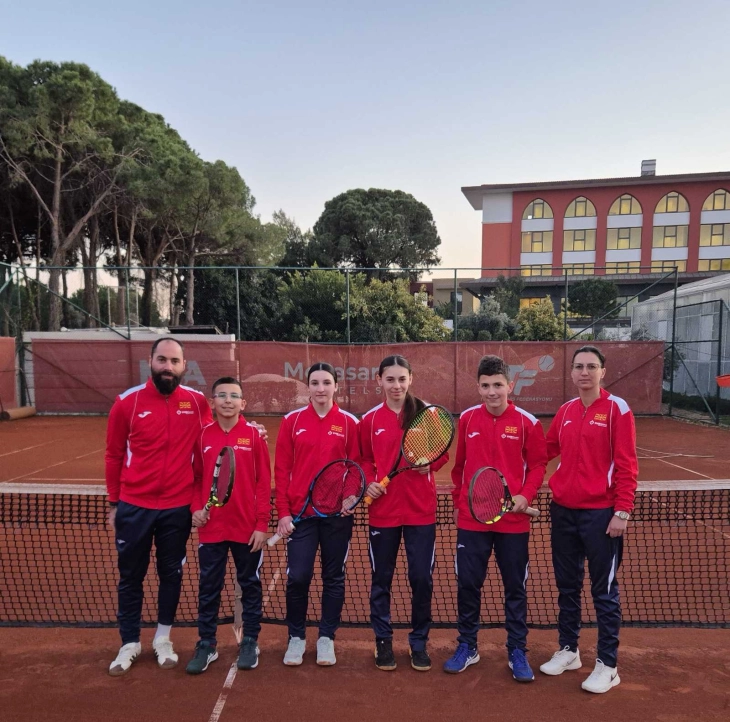 Млади македонски тенисери на развоен шампионат во Анталија