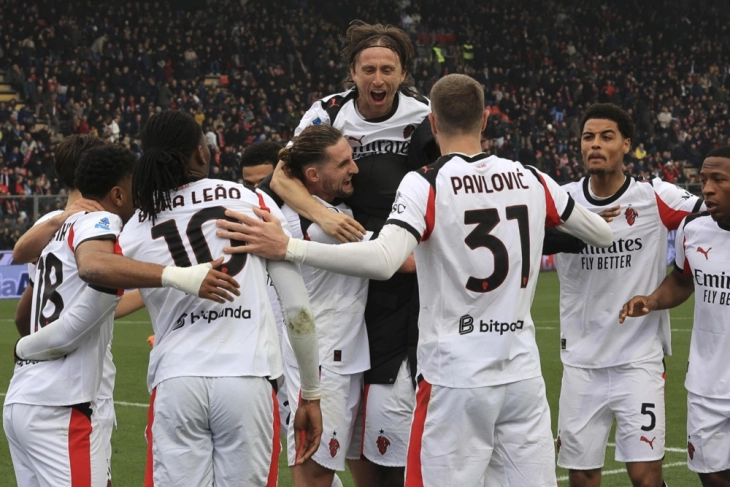 Милан со два гола во финишот до победа над Кремонезе