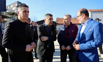 Mexhiti dhe Hoxha në terren: Dizhoni po transformohet nga themeli