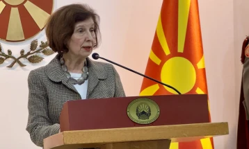 Сиљановска-Давкова: Состојбата е стабилна и нема опасност по безбедноста внатре и во регионот