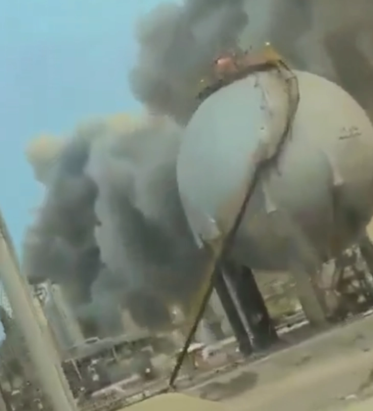 Иран го нападна нафтениот центар на „Арамко“ во Рас Танура во Саудиска Арабија