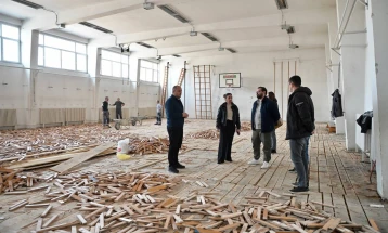 По 70 години се реконструира  спортската сала на ООУ „Панајот Гиновски“ во Бутел