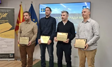 Новинарот Михаил Милошевски ја освои првата награда на тема „Справување со загадувањето на воздухот“, што ја доделија УНДП и ЗНМ