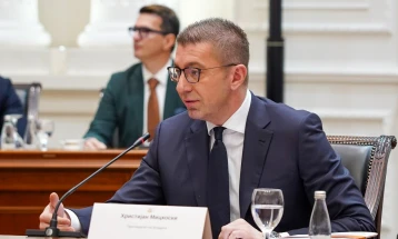 Мицкоски на ЕСС:  Минималната плата се зголемува, повисоки примања од април