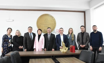 Rektori i Universitetit të Tetovës e priti Ambasadoren e Republikës Popullore të Kinës në Maqedoninë e Veriut