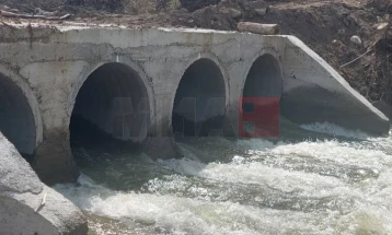 Граѓани се организираат за тампонирање на пат кон Тиквешко Езеро 