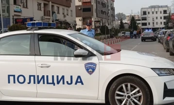 ОЈО: Се прибираат докази и се сослушуваат сведоци по трагедијата во Карпош каде мајка и дете беа најдени мртви по пад од зграда