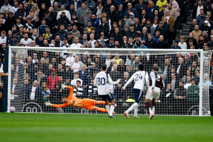 На повеќето играчи на Тотенхем ќе им бидат преполовени платите ако испаднат од Премиер лигата