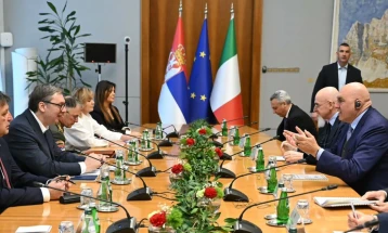 Вучиќ со Крозето на средба во Белград фокусирана на глобалните безбедносни предизвици и зајакнување на соработката меѓу Србија и Италија