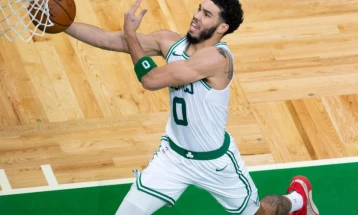 НБА: Тејтум в петок се враќа на теренот