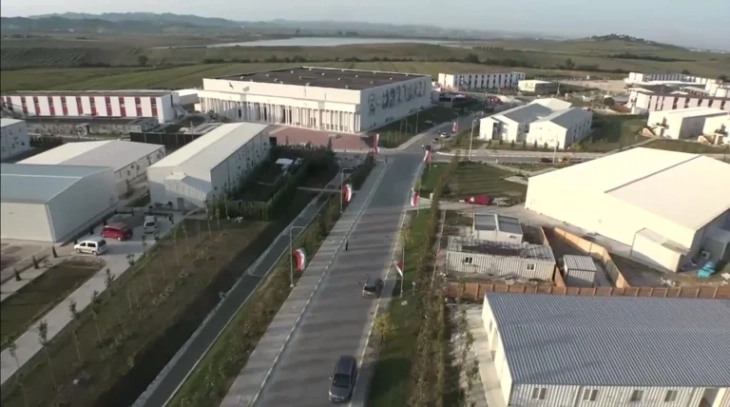 Mediumet shqiptare: Irani paralajmëroi sulm të mundshëm ndaj kampit të muxhahedinëve në Shqipëri