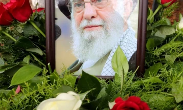 Хамнеи ќе биде погребан во светиот град Машхад