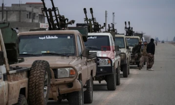 Сирија испраќа илјадници војници на границата со Либан