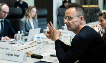 Сијарто: Попрво Киев ќе остане без пари отколку Унгарија без нафта, нема напредок за Дружба