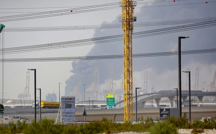Шест странски државјани повредени во Абу Даби при паѓање остатоци откако е пресретнат дрон