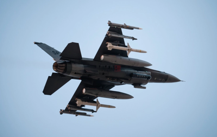 Франција одобри привремено присуство на американски авиони во локалните бази