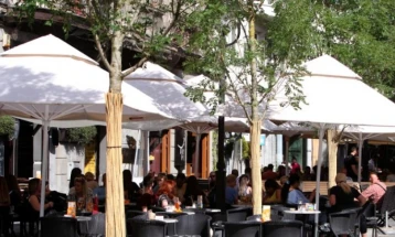 Угостителските услуги во февруари зголемени за 3,2 проценти