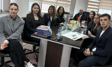 Десетици граѓани на првиот отворен ден кај претседателот на Уставниот суд Костадиновски