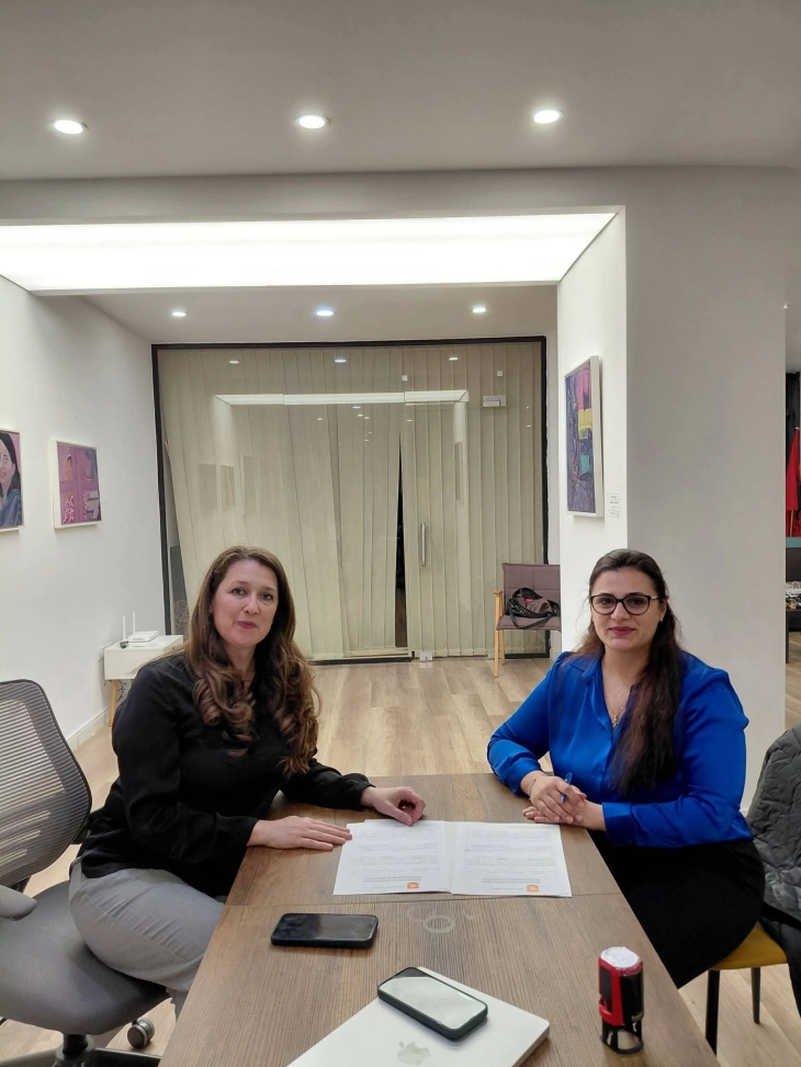 Симонофски и Попивода разговарале за можностите за зајакнување на соработката и афирмирање на македонскиот идентитет