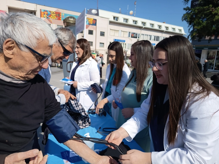 Едукативна превентивна активност во борбата против рак на дебело црево во Кавадарци