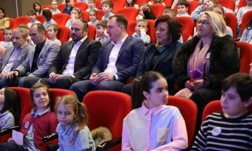 U shfaq filmi edukativ 