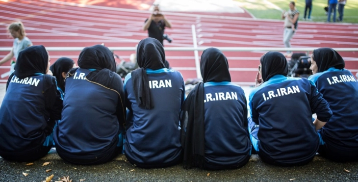 Televizioni shtetëror iranian i shpalli tradhtarë futbollistet femra