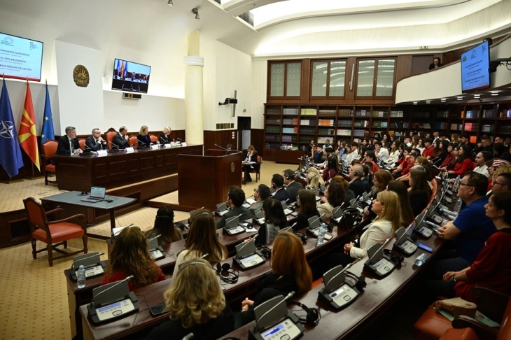 Работилница на Младиот франкофонски парламент „Имам став!“