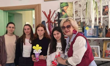 Одбележуван Меѓународниот ден на жената во ОУ „Синиша Стоилов“ –од Зрновци