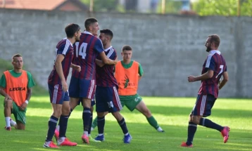 Победи за домашните екипи на двете денешни прволигашки средби