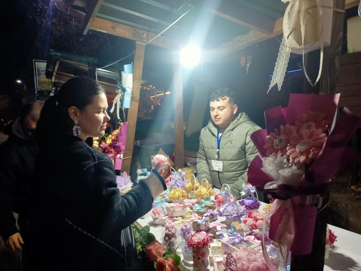 Во Велес заврши тридневниот традиционален осмомартовски базар  