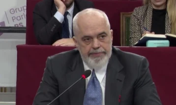 Rama paralajmëroi rilindje të infrastrukturës hekurudhore në Shqipëri, nëpërmjet elektrifikimit të saj sipas standardeve të Bashkimit Evropian