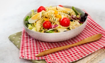 Sallatë e ftohtë me makarona