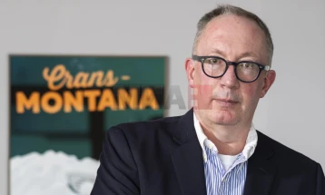 Кран-Монтана соопшти дека градоначалникот нема да носи одлуки за фаталниот пожар во барот