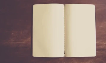 Илјадници писатели објавија „празна“ книга во знак на протест против вештачката интелигенција