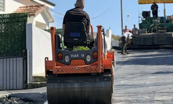Нов асфалт до и околу црквата „Св.Архангел“ во Ново Село, Ѓорче Петров
