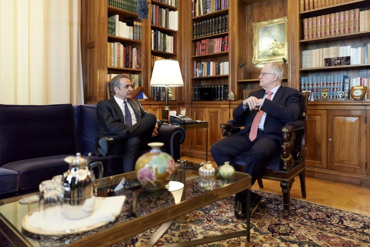 Грција ќе воведе плафон на профитната маржа на горивата и на производите во супермаркетите