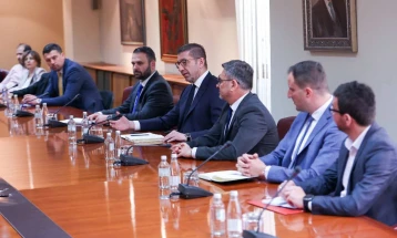 Мицкоски: Со претставниците на маркетите заклучивме дека треба да има фер цени на производите, не и ново зголемување