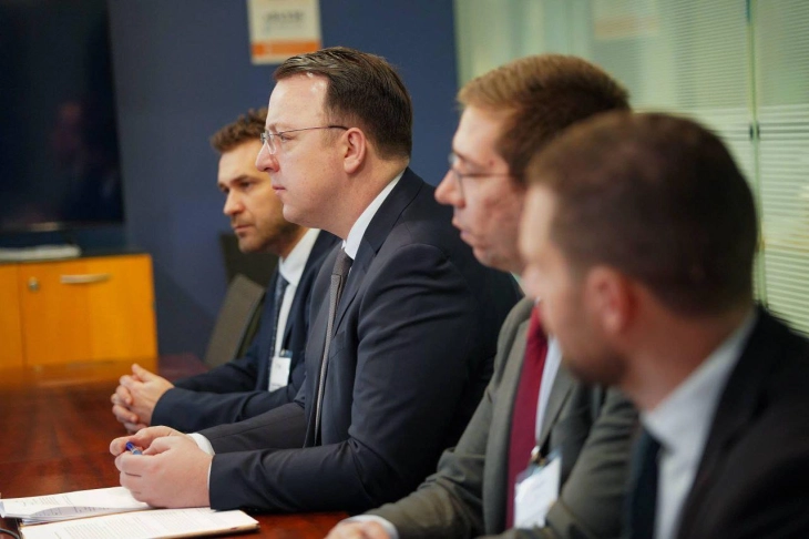 Николоски пред претставници на Светска банка ги презентирал плановите за коридорите 8 и 10 и модернизацијата на железницата