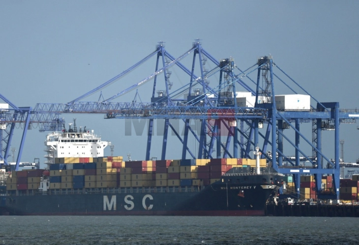 Irani kërcënon me hakmarrje nëse sulmohen portet e tij