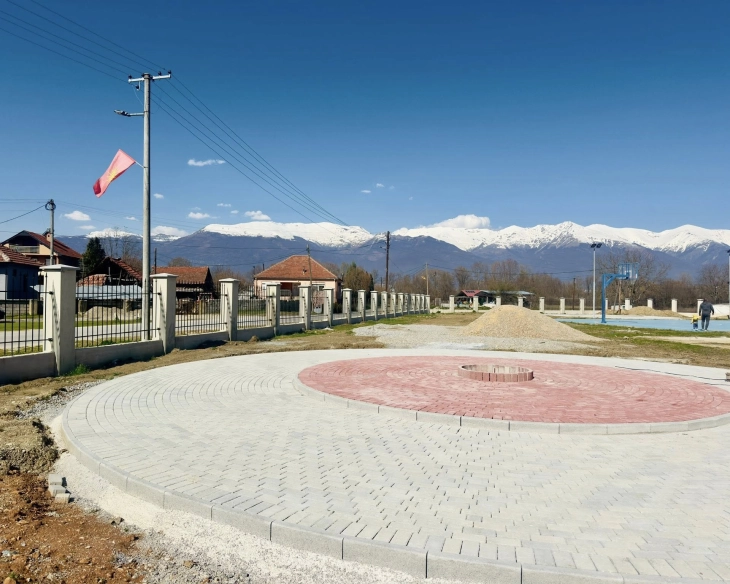 Се оформува паркот во Сиричино – градоначалникот на Општина Јегуновце изврши увид на динамиката на работите