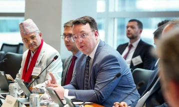 Николоски во Вашингтон: Реализираме огромен инвестициски циклус од неколку милијарди евра на коридорите - ги развиваме автопатите и железницата