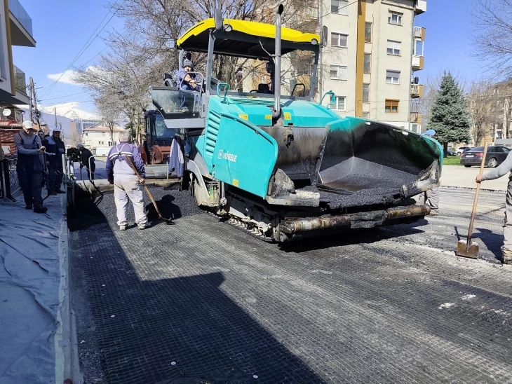 Привршува реконструкција на улицата „212“ во Гостивар