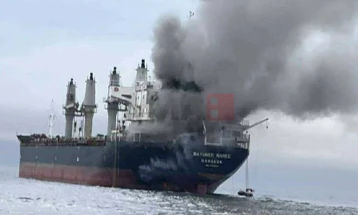 Би-Би-Си: Осум морнари загинаа, а илјадници останаа заробени поради иранските напади врз бродови