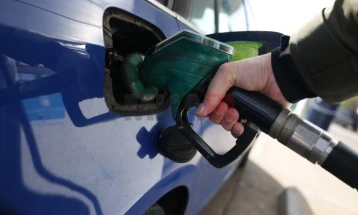 Цените на нафтата над 100 долари за првпат од август 2022 година