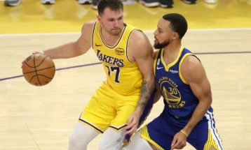 Победи за Лос Анџелес Лејкерс и Денвер, предводени од Дончиќ и Јокиќ